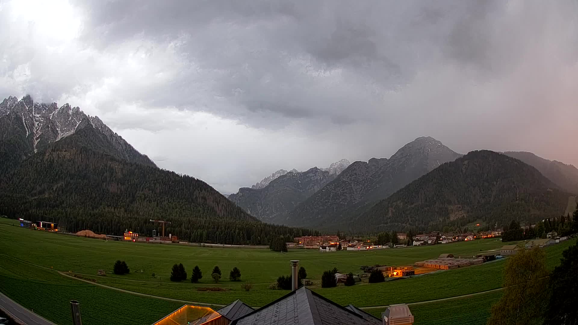 Webcam Toblach Dolomites – View from Hotel Rosengarten
