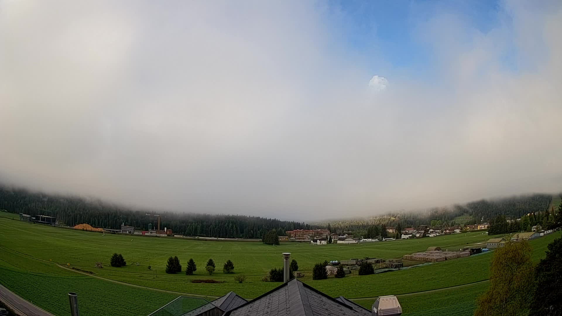 Spletna kamera Toblach Dolomiti – Pogled iz hotela Rosengarten
