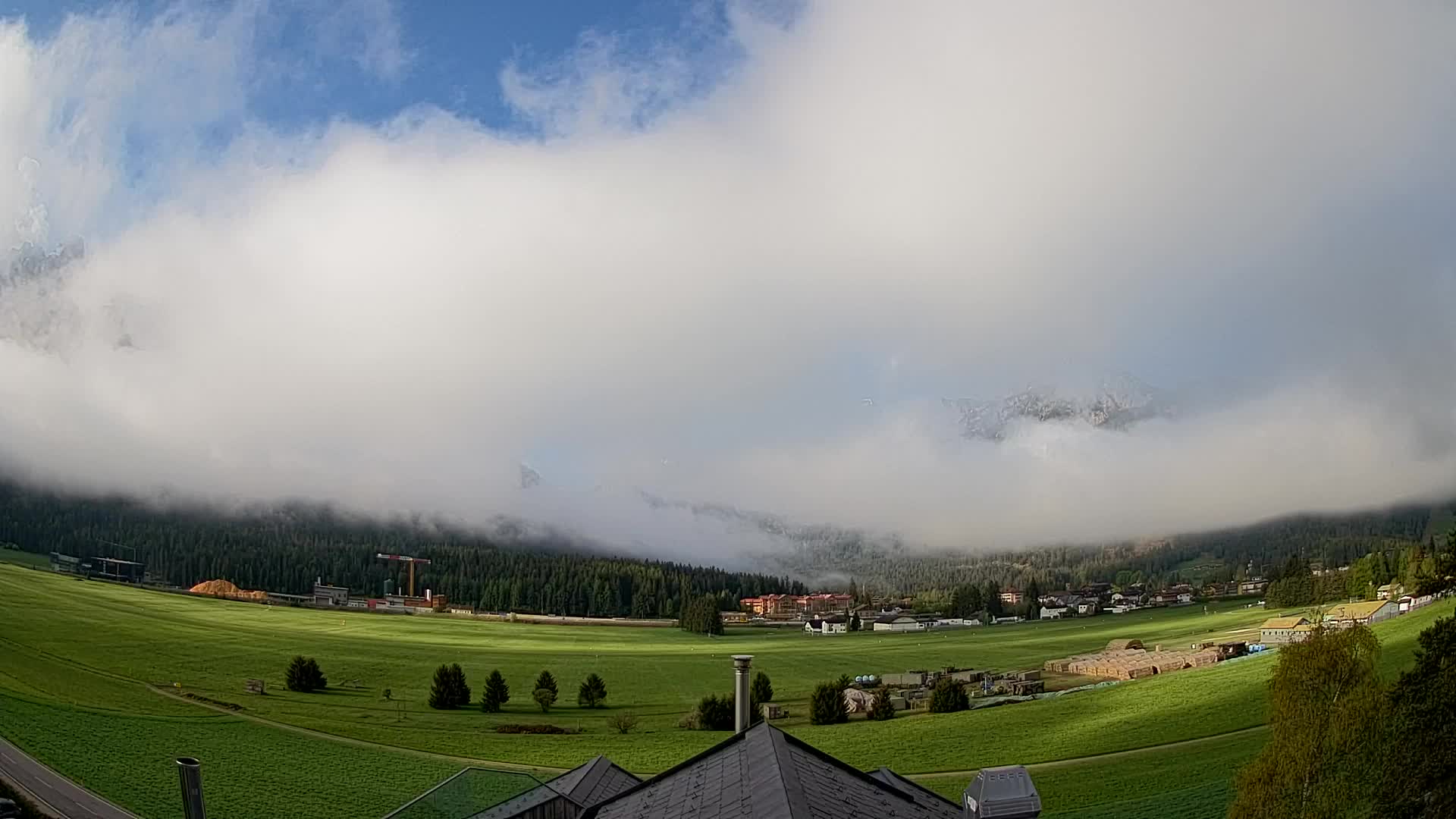 Spletna kamera Toblach Dolomiti – Pogled iz hotela Rosengarten