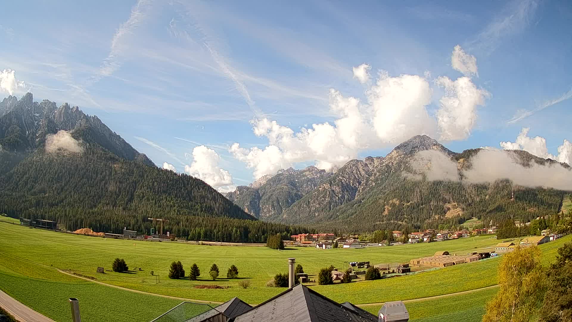 Spletna kamera Toblach Dolomiti – Pogled iz hotela Rosengarten