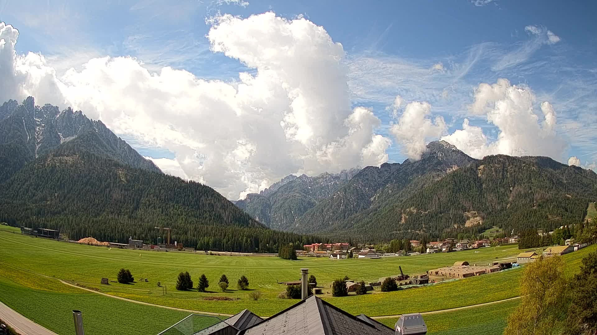 Web kamera Toblach Dolomiti – Pogled s Hotela Rosengarten