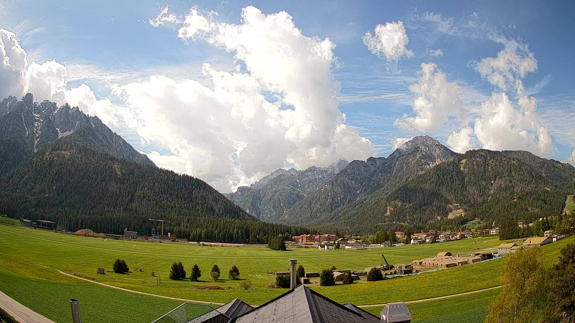 Spletna kamera Toblach Dolomiti – Pogled iz hotela Rosengarten
