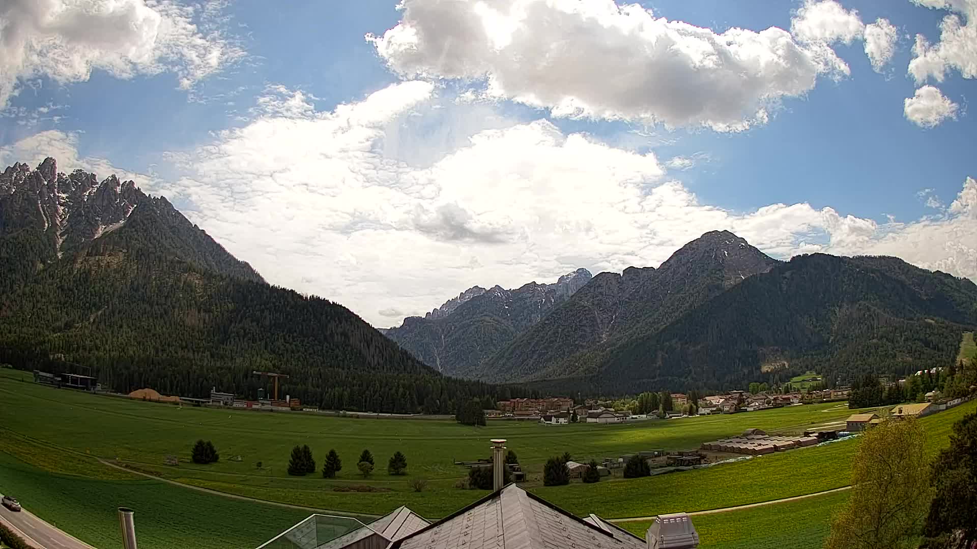 Spletna kamera Toblach Dolomiti – Pogled iz hotela Rosengarten