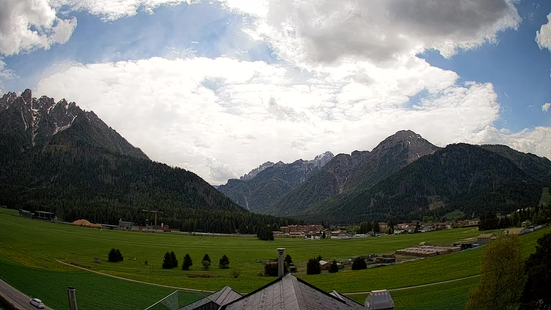 Spletna kamera Toblach Dolomiti – Pogled iz hotela Rosengarten
