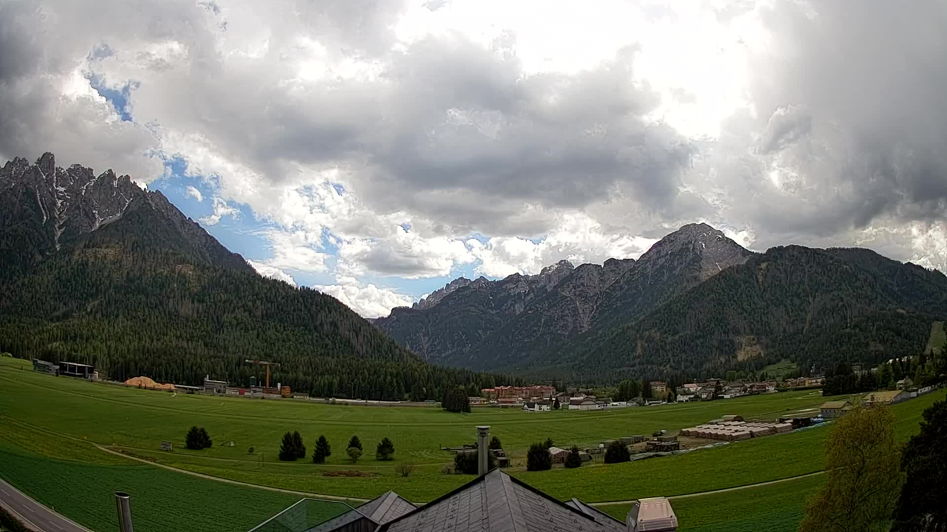 Webcam Toblach Dolomites – View from Hotel Rosengarten