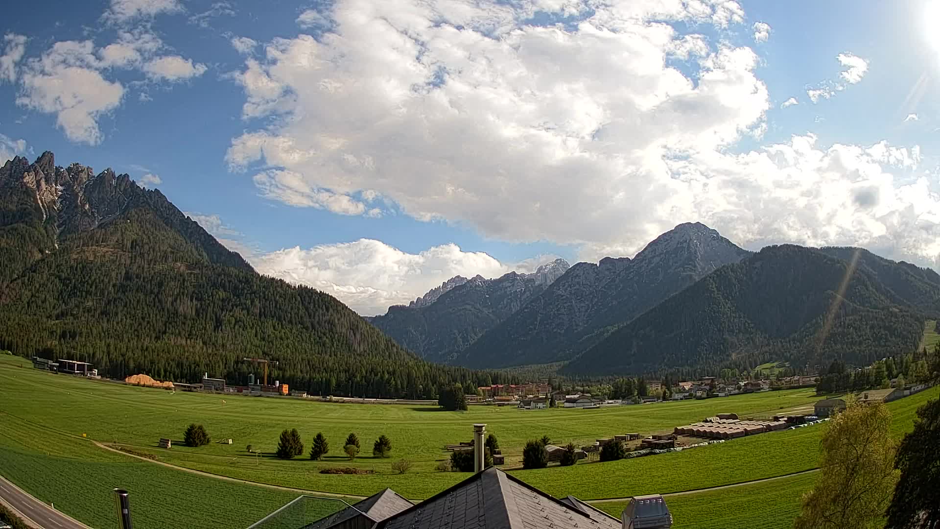 Web kamera Toblach Dolomiti – Pogled s Hotela Rosengarten