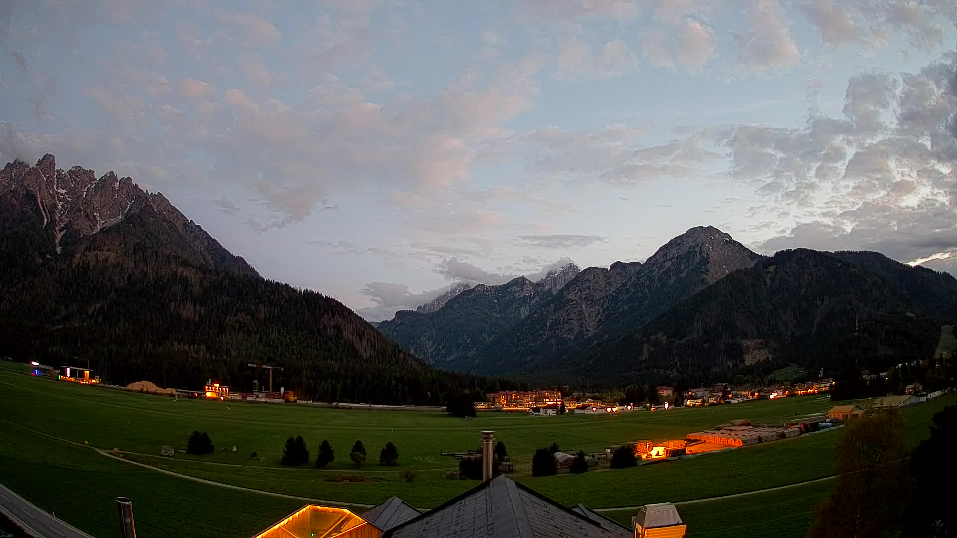 Webcam Toblach Dolomites – View from Hotel Rosengarten