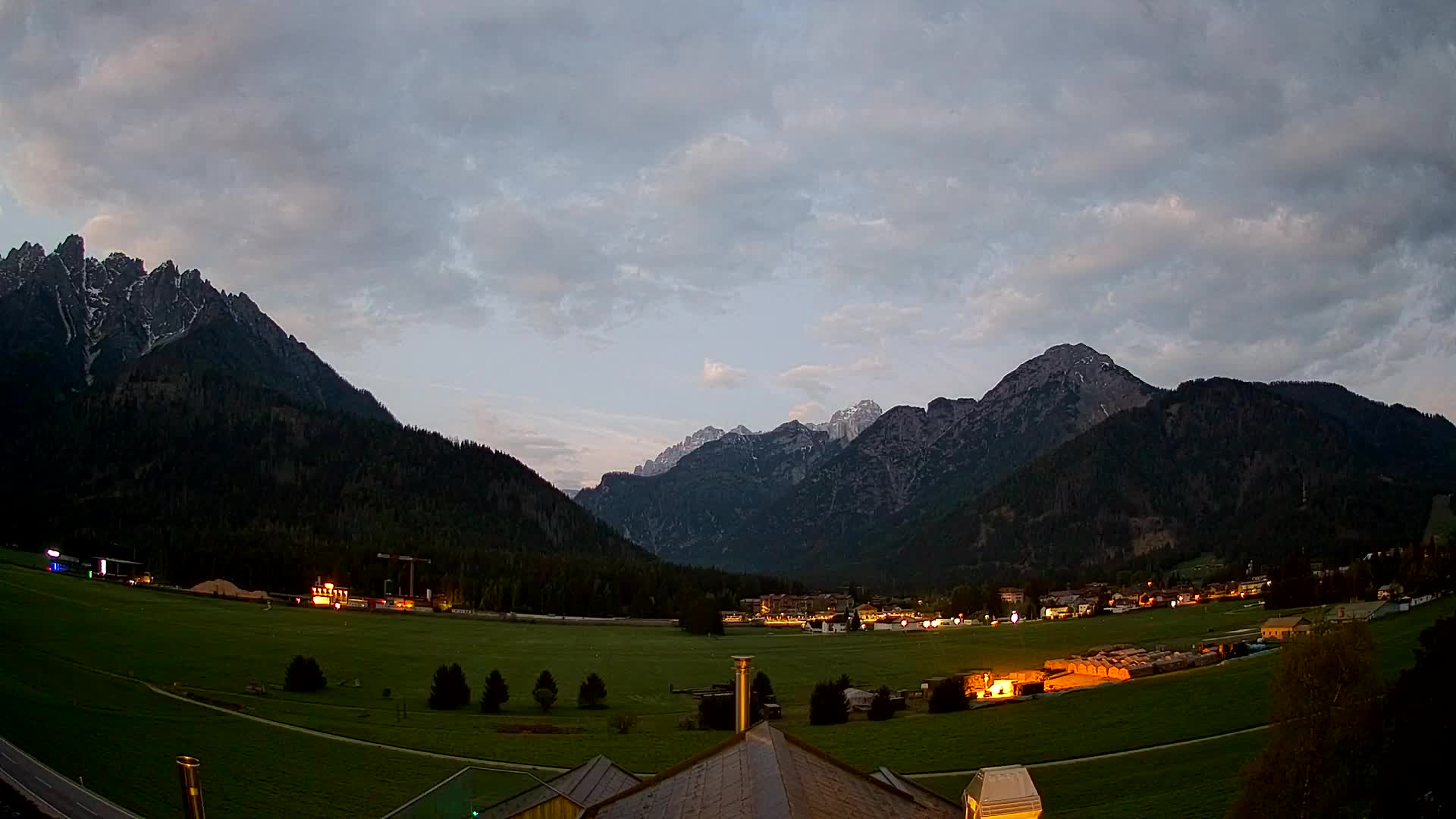 Spletna kamera Toblach Dolomiti – Pogled iz hotela Rosengarten