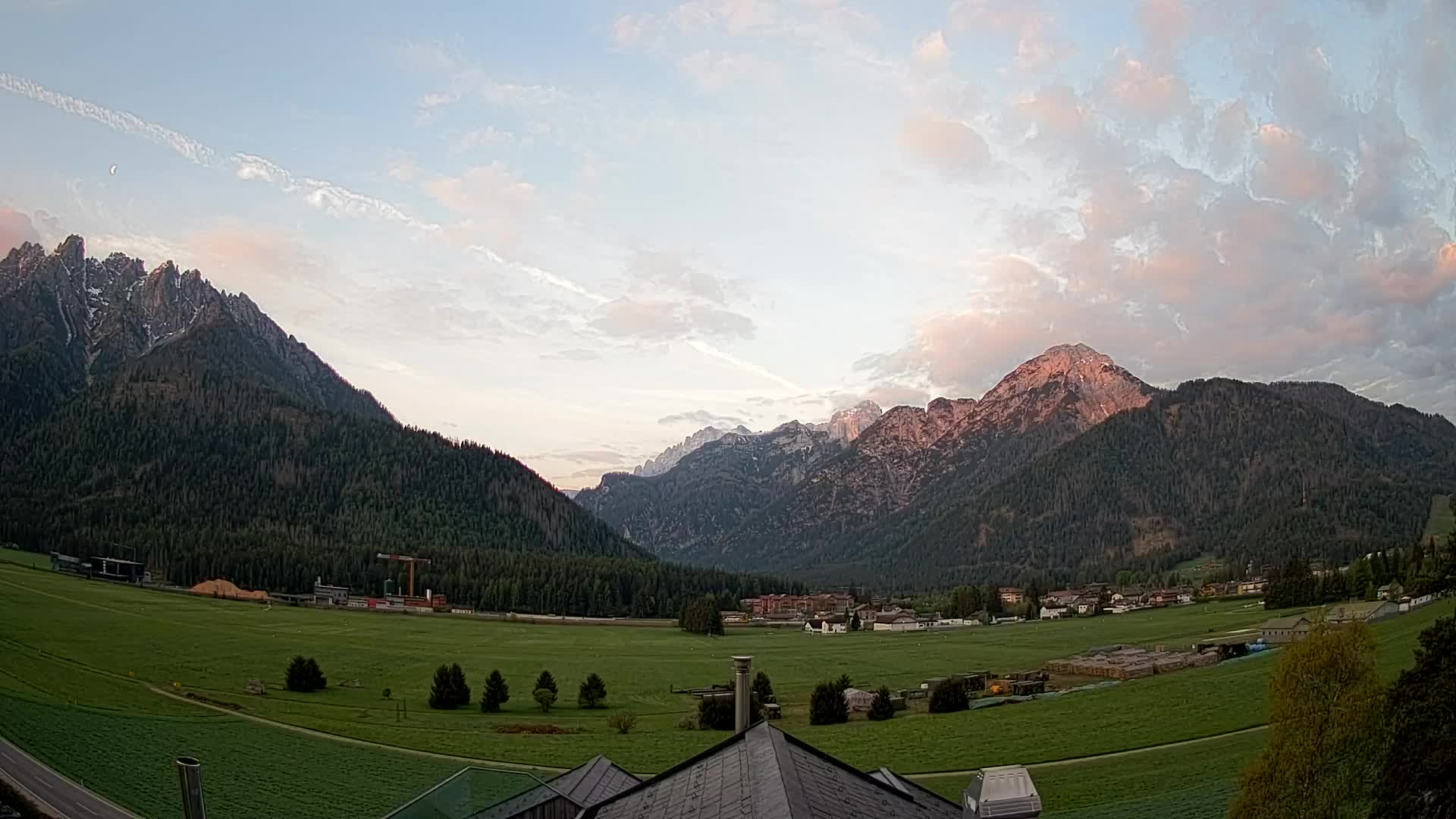 Web kamera Toblach Dolomiti – Pogled s Hotela Rosengarten