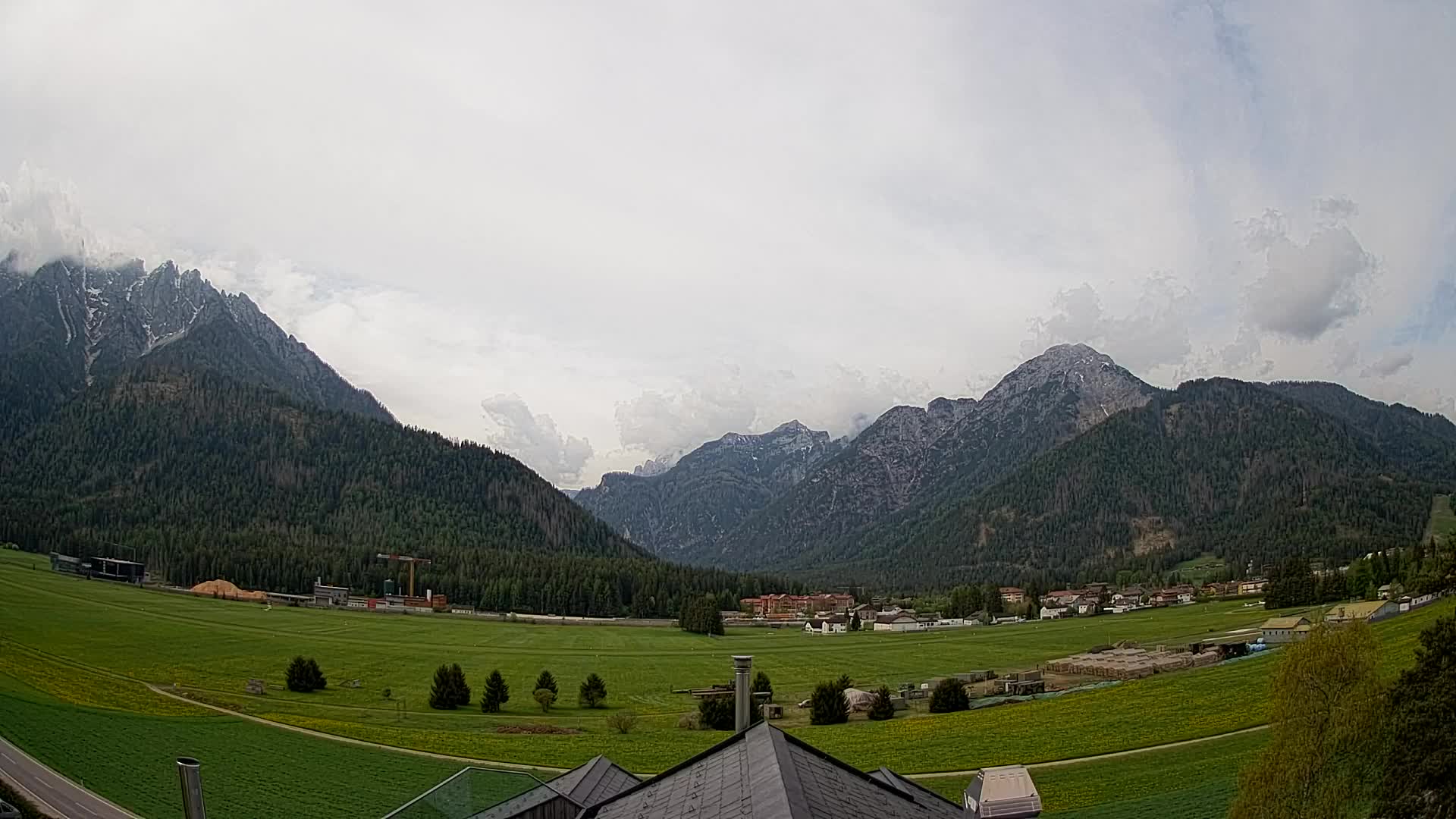 Webcam Toblach Dolomites – View from Hotel Rosengarten