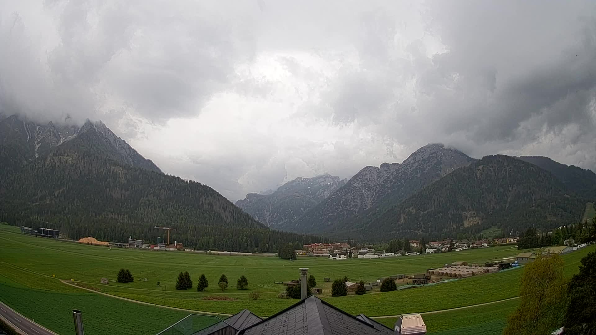 Web kamera Toblach Dolomiti – Pogled s Hotela Rosengarten