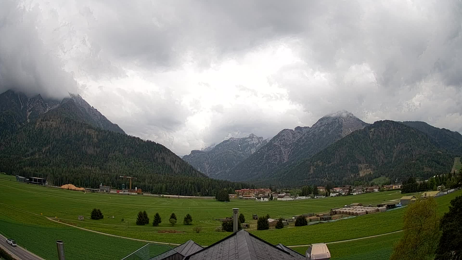 Web kamera Toblach Dolomiti – Pogled s Hotela Rosengarten