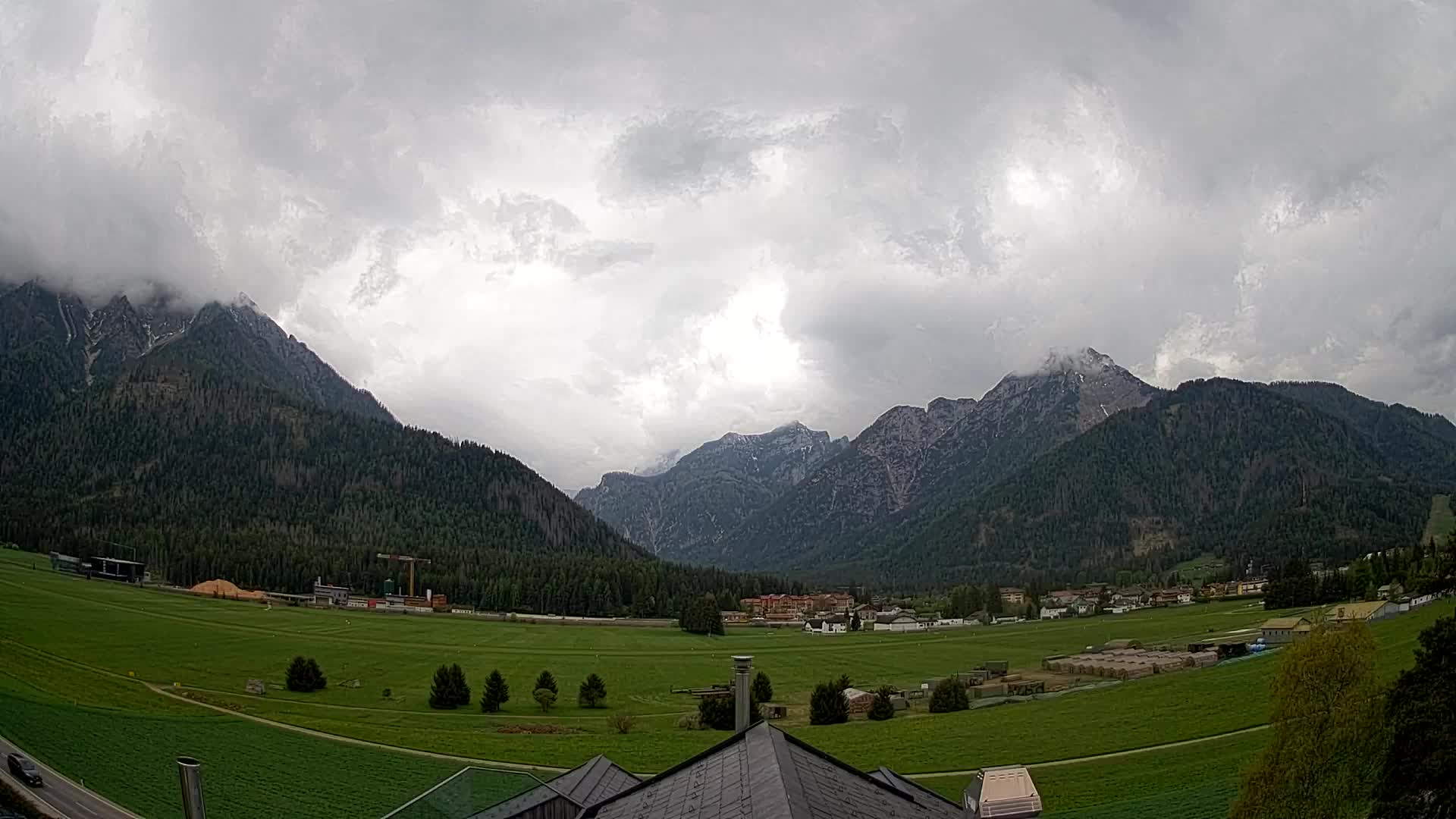 Spletna kamera Toblach Dolomiti – Pogled iz hotela Rosengarten