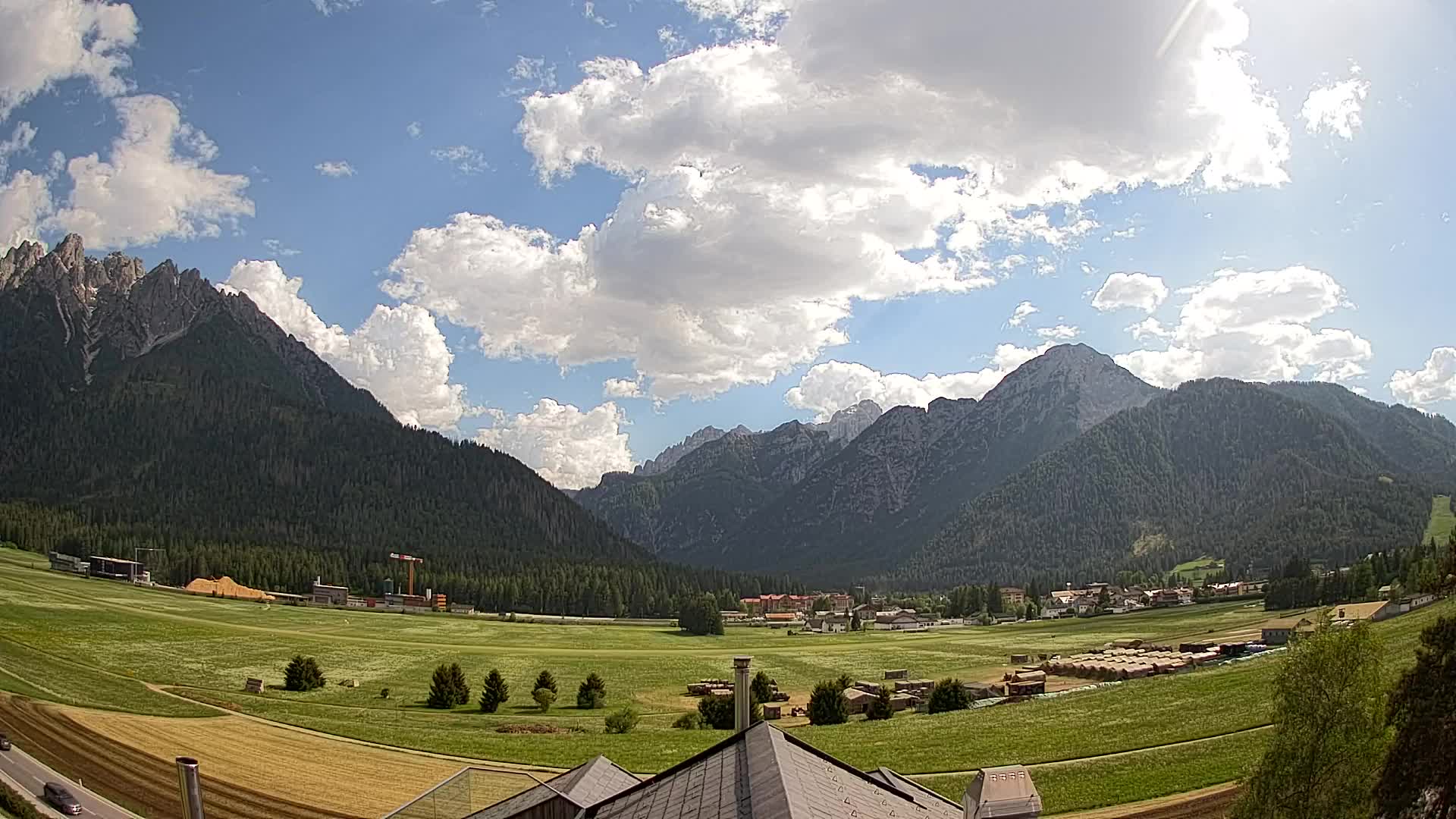 Spletna kamera Toblach Dolomiti – Pogled iz hotela Rosengarten