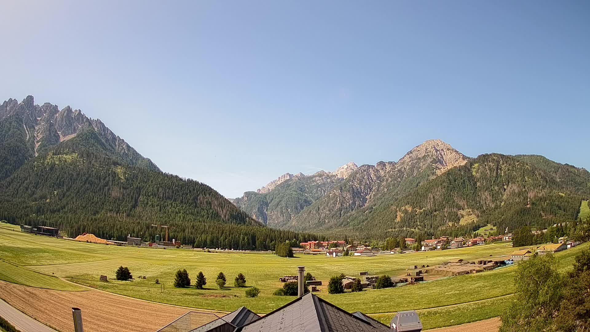 Web kamera Toblach Dolomiti – Pogled s Hotela Rosengarten