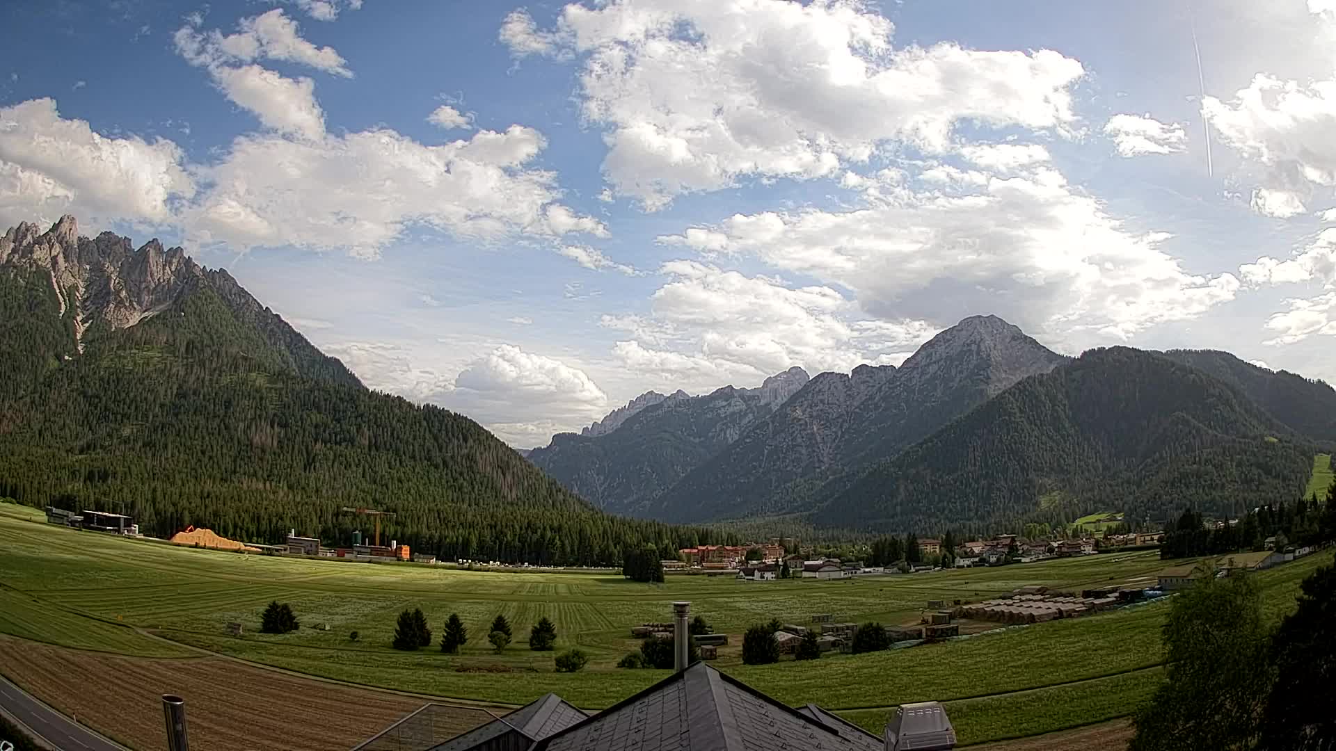 Web kamera Toblach Dolomiti – Pogled s Hotela Rosengarten