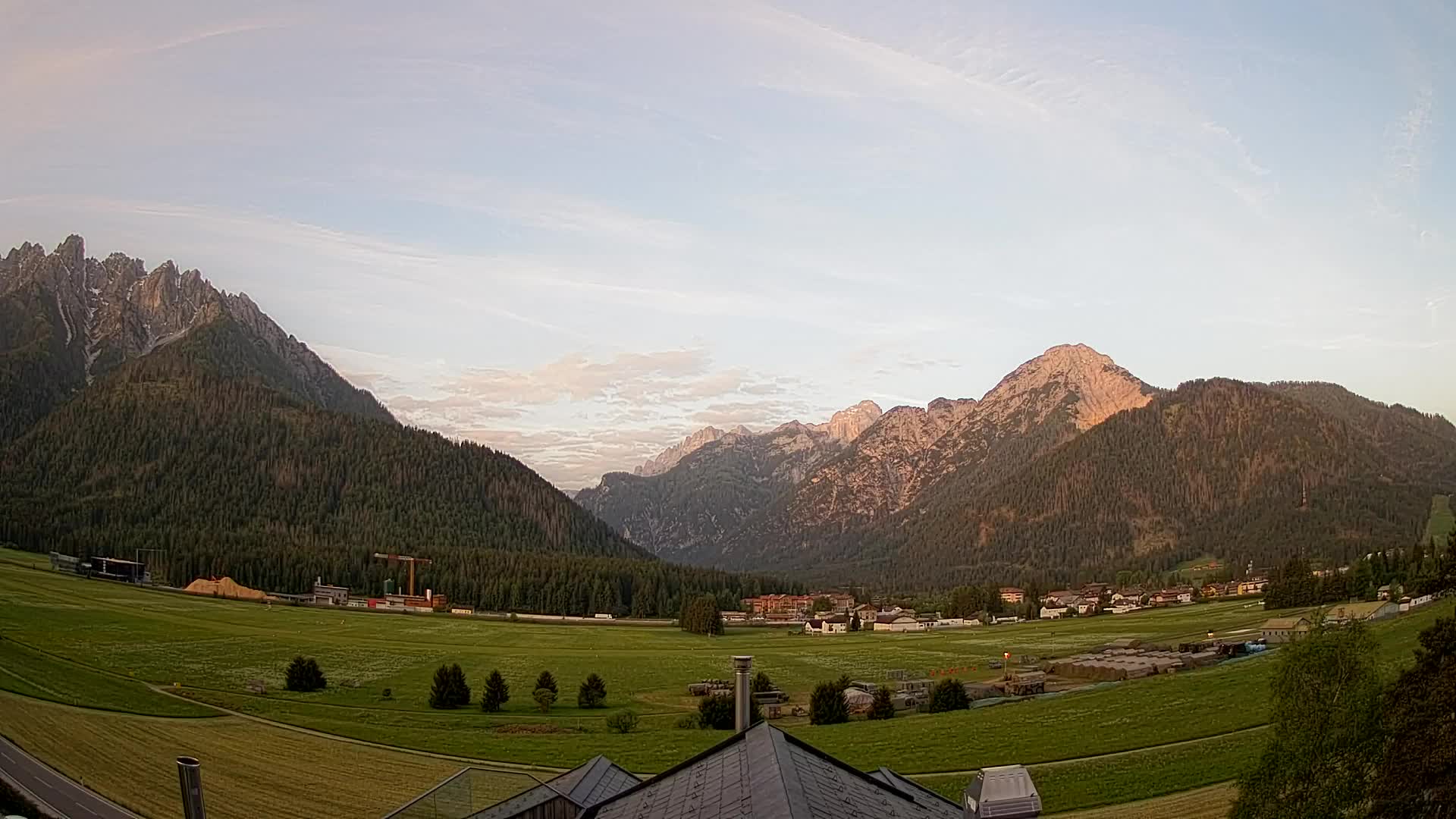 Spletna kamera Toblach Dolomiti – Pogled iz hotela Rosengarten