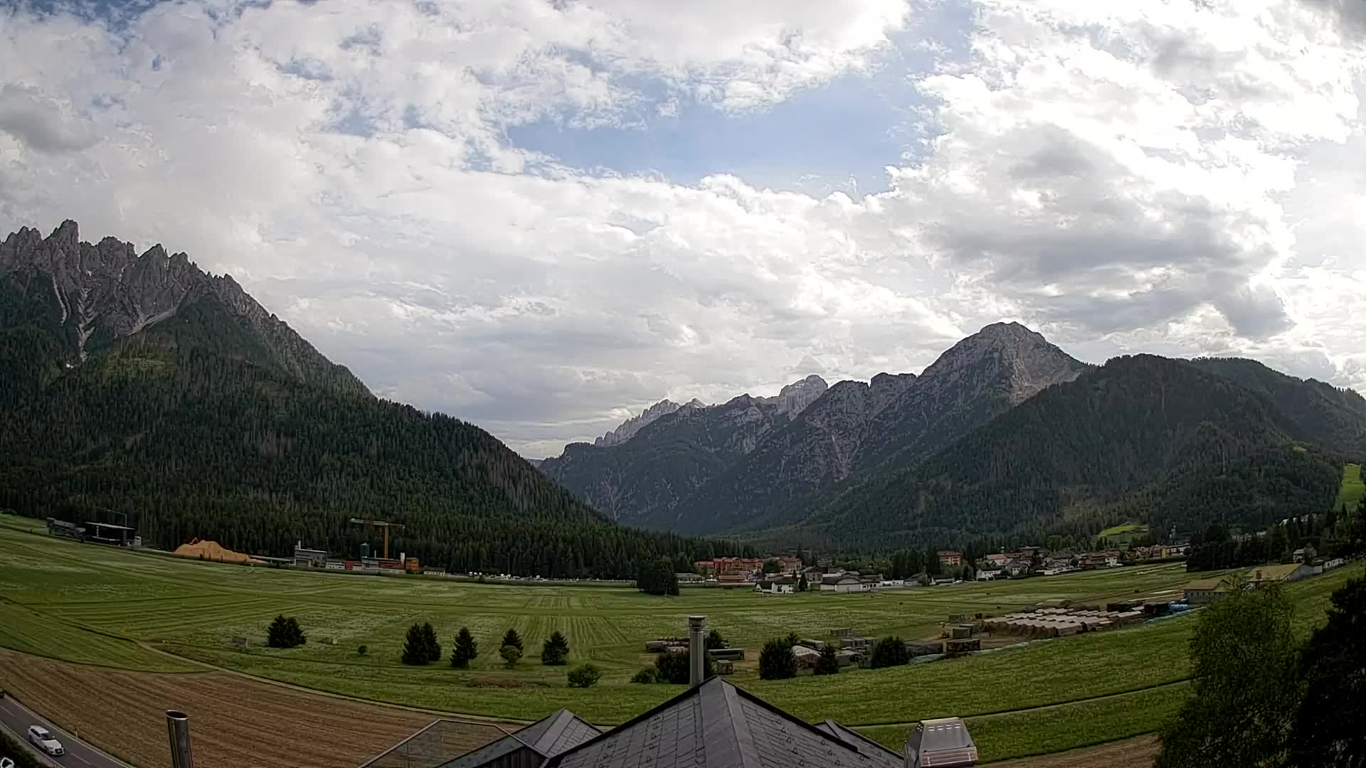 Spletna kamera Toblach Dolomiti – Pogled iz hotela Rosengarten