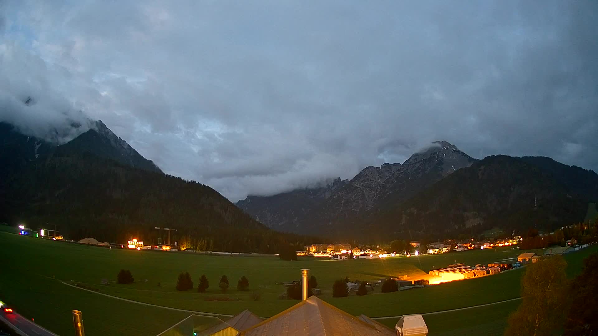Spletna kamera Toblach Dolomiti – Pogled iz hotela Rosengarten