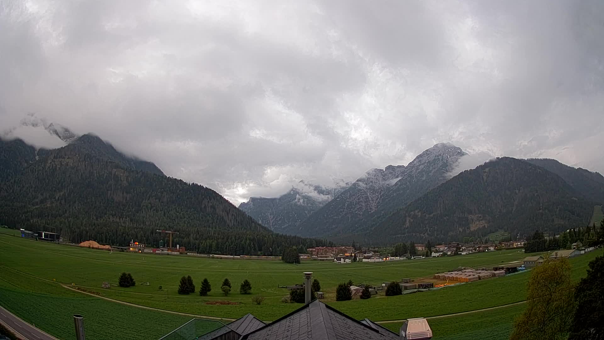 Spletna kamera Toblach Dolomiti – Pogled iz hotela Rosengarten