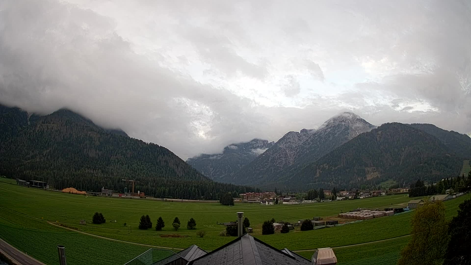 Spletna kamera Toblach Dolomiti – Pogled iz hotela Rosengarten