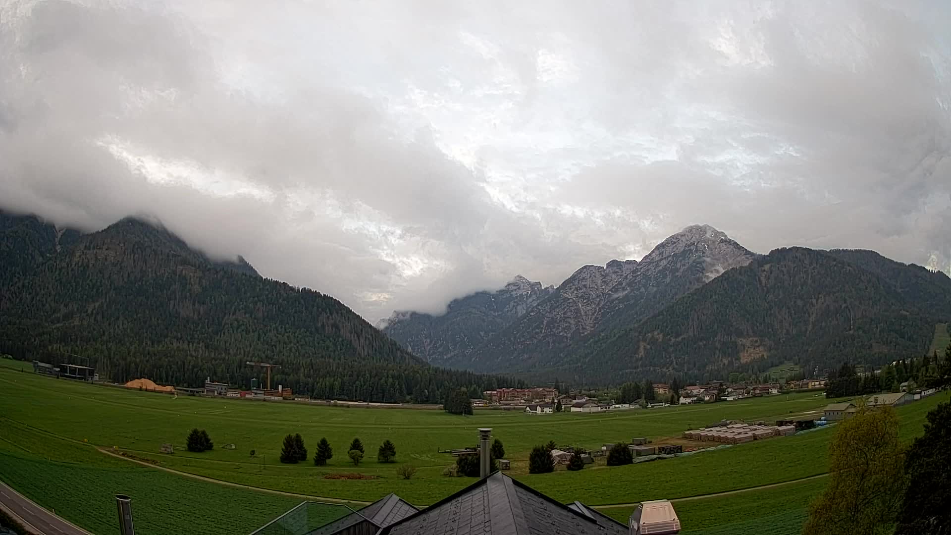 Spletna kamera Toblach Dolomiti – Pogled iz hotela Rosengarten