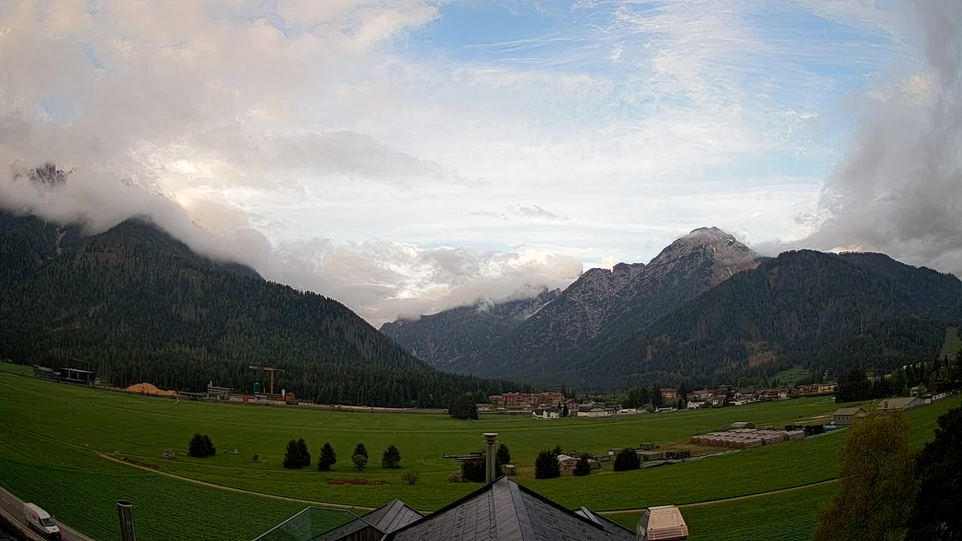Spletna kamera Toblach Dolomiti – Pogled iz hotela Rosengarten