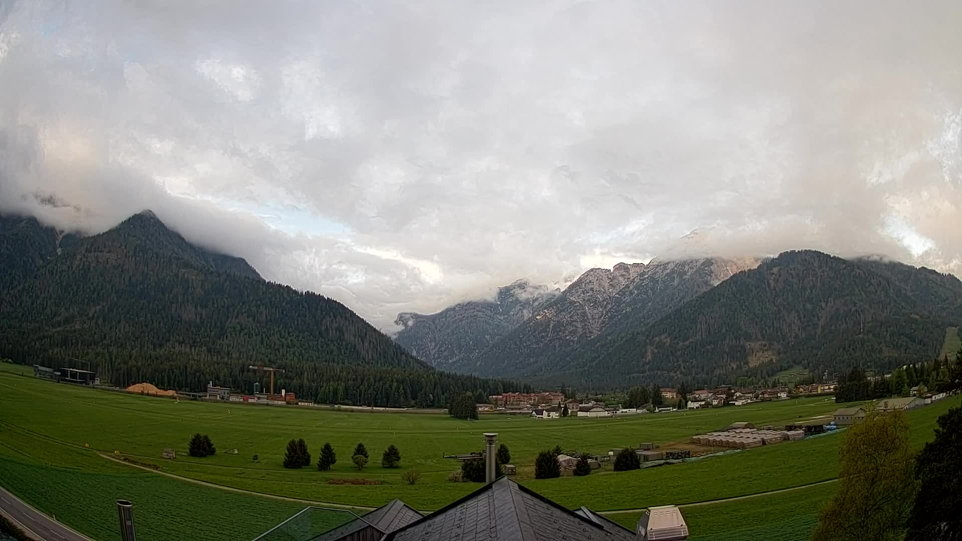 Web kamera Toblach Dolomiti – Pogled s Hotela Rosengarten
