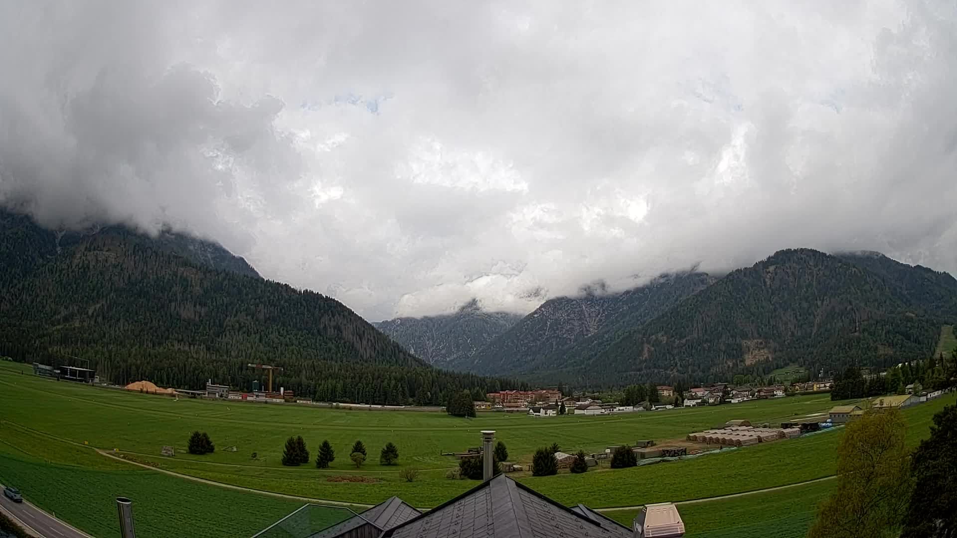 Web kamera Toblach Dolomiti – Pogled s Hotela Rosengarten
