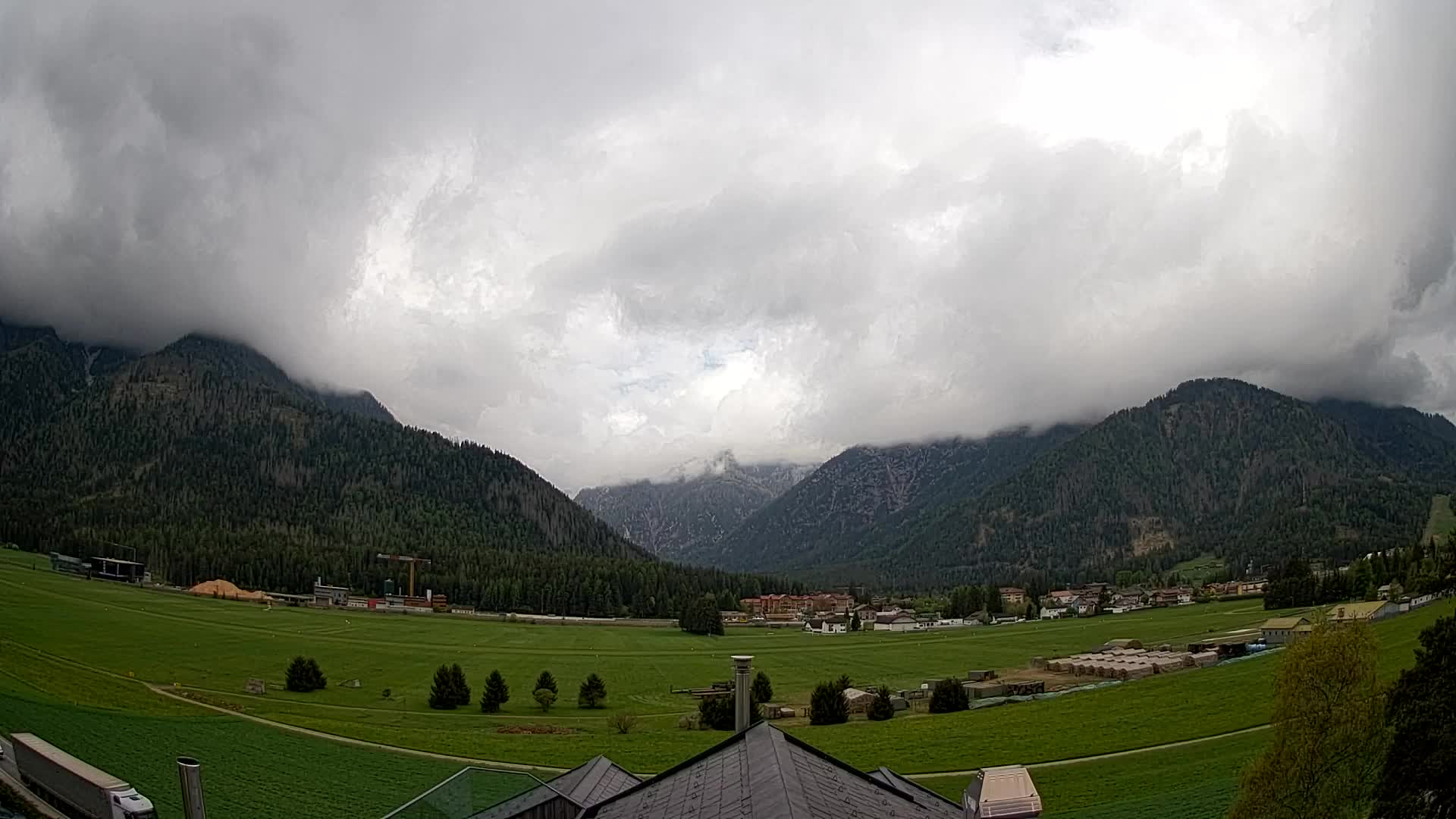 Web kamera Toblach Dolomiti – Pogled s Hotela Rosengarten