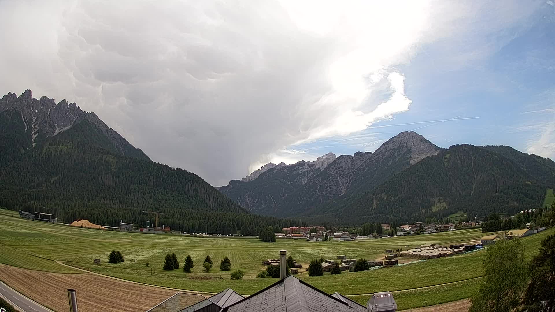 Spletna kamera Toblach Dolomiti – Pogled iz hotela Rosengarten