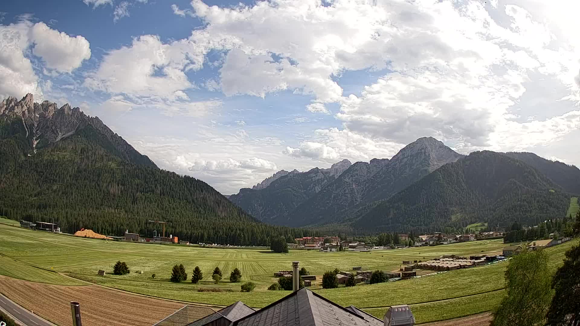 Web kamera Toblach Dolomiti – Pogled s Hotela Rosengarten