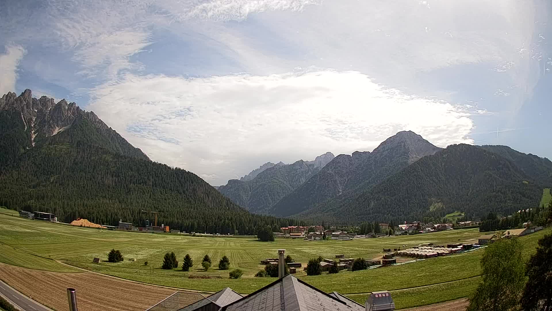 Spletna kamera Toblach Dolomiti – Pogled iz hotela Rosengarten