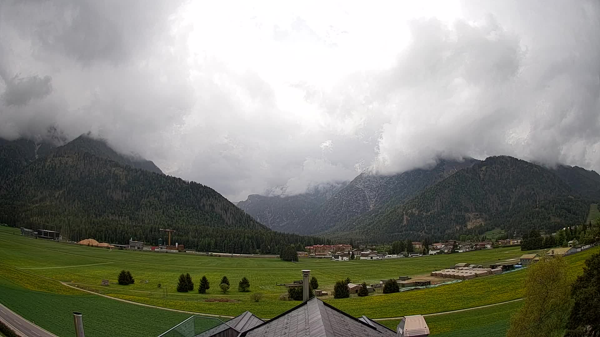 Web kamera Toblach Dolomiti – Pogled s Hotela Rosengarten
