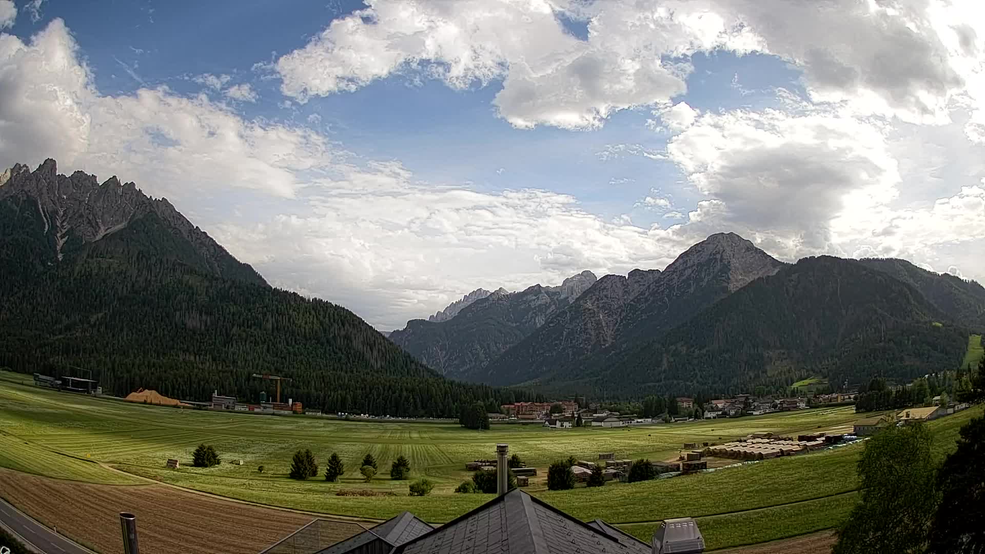 Web kamera Toblach Dolomiti – Pogled s Hotela Rosengarten