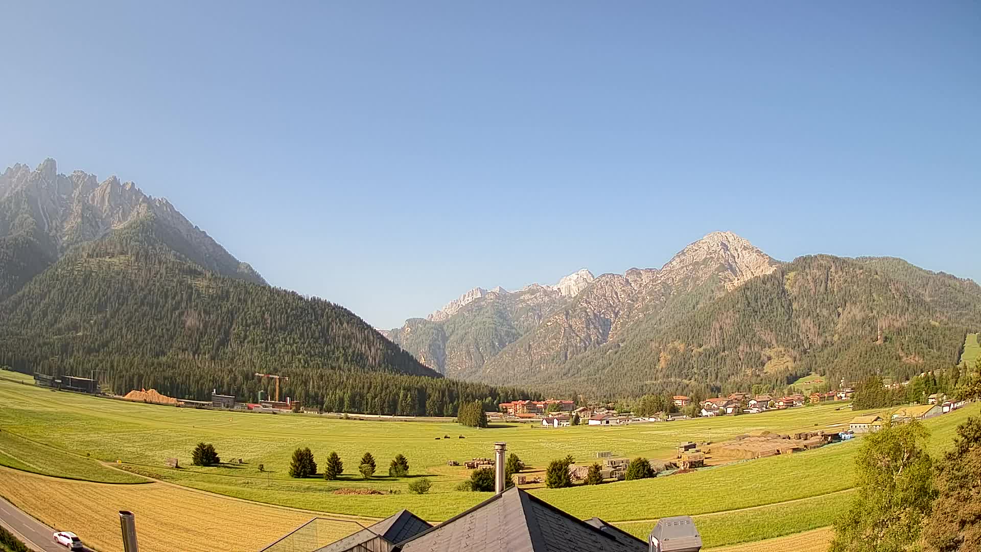 Spletna kamera Toblach Dolomiti – Pogled iz hotela Rosengarten
