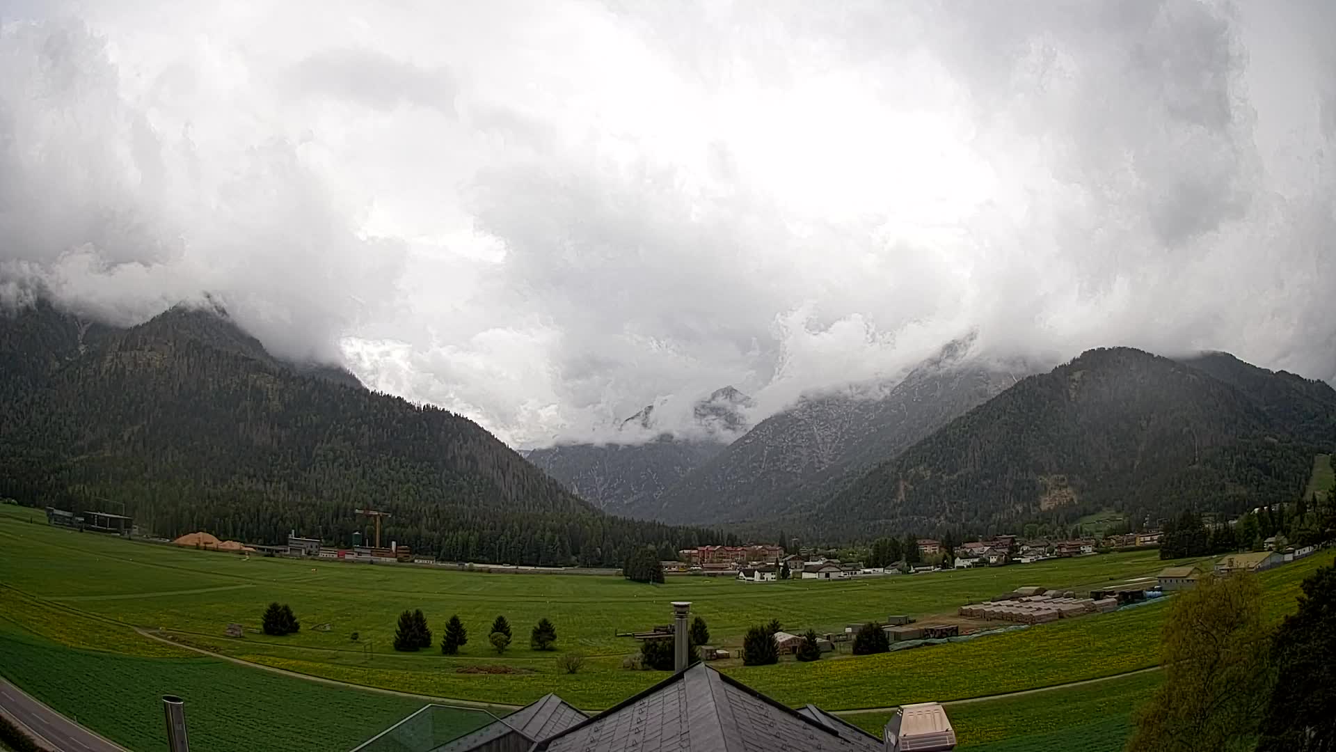 Spletna kamera Toblach Dolomiti – Pogled iz hotela Rosengarten