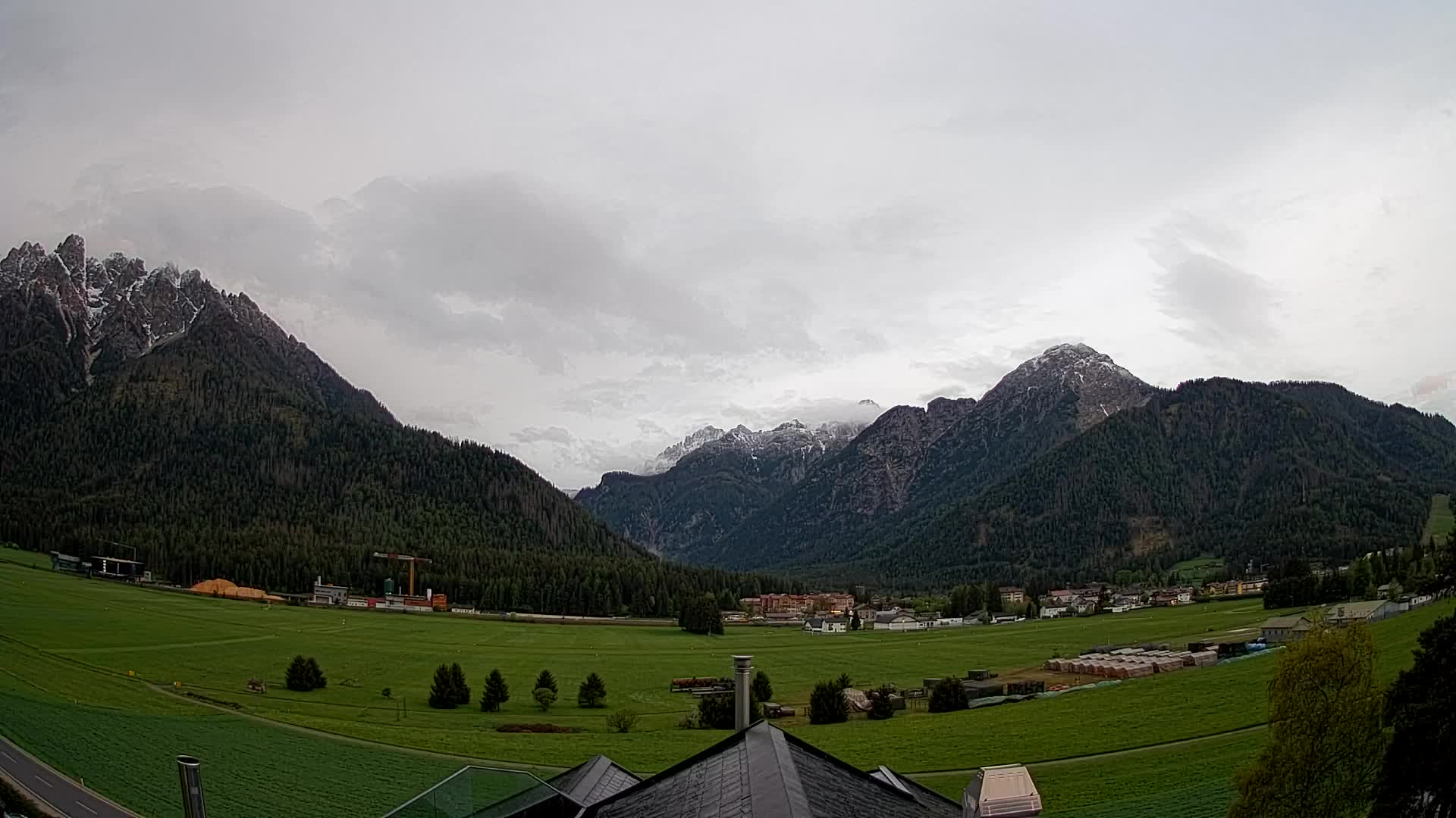 Web kamera Toblach Dolomiti – Pogled s Hotela Rosengarten
