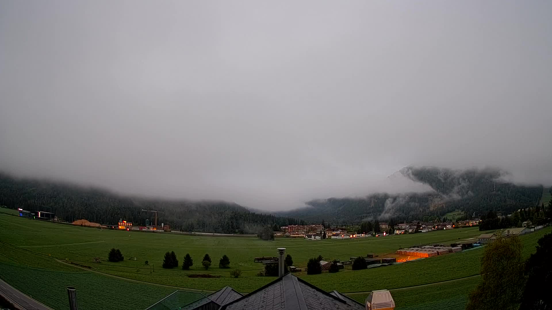 Web kamera Toblach Dolomiti – Pogled s Hotela Rosengarten