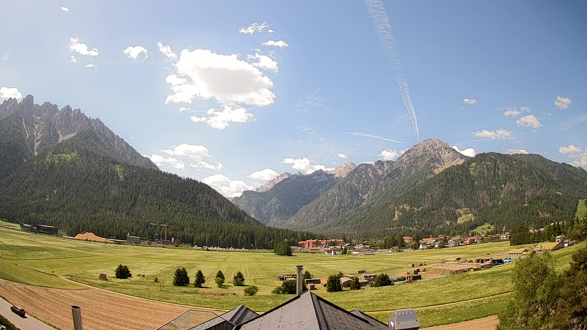 Spletna kamera Toblach Dolomiti – Pogled iz hotela Rosengarten