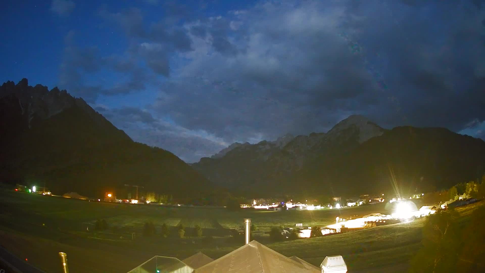 Spletna kamera Toblach Dolomiti – Pogled iz hotela Rosengarten