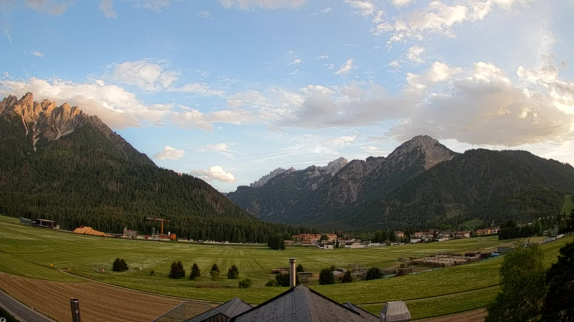 Webcam Toblach Dolomites – View from Hotel Rosengarten