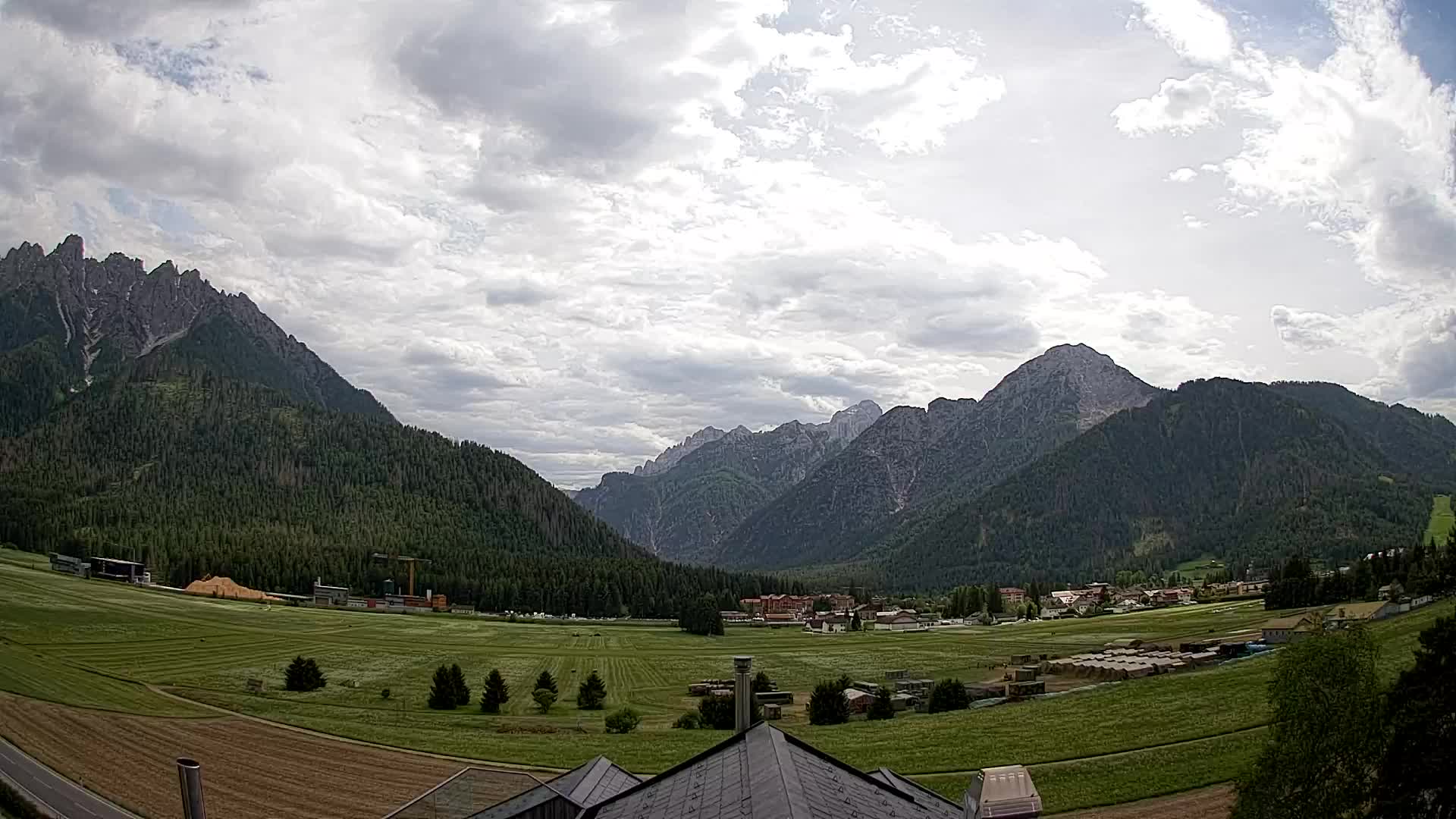 Web kamera Toblach Dolomiti – Pogled s Hotela Rosengarten