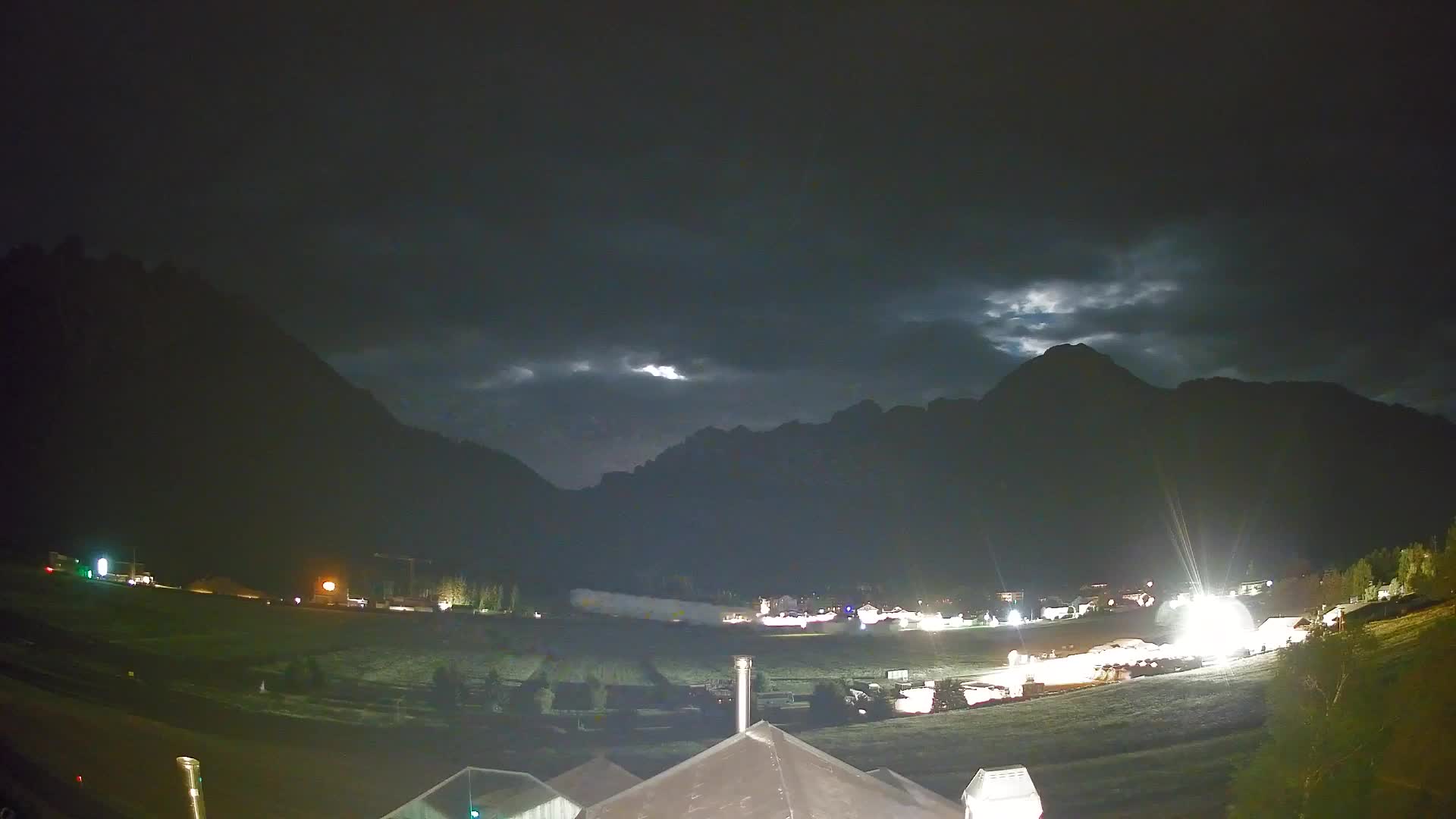 Web kamera Toblach Dolomiti – Pogled s Hotela Rosengarten