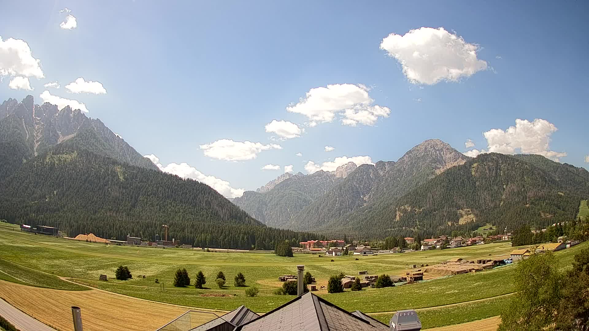 Spletna kamera Toblach Dolomiti – Pogled iz hotela Rosengarten