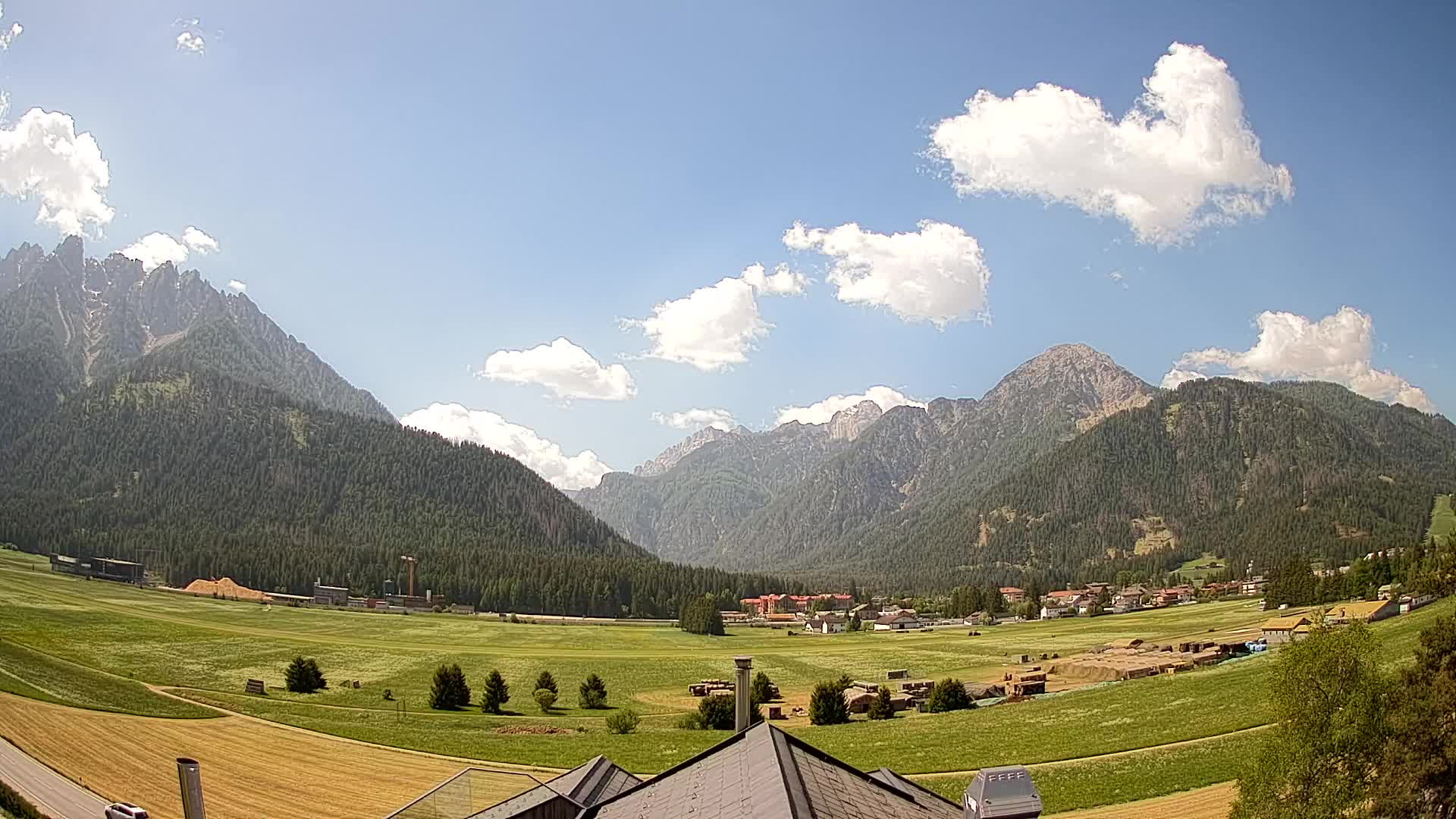 Webcam Toblach Dolomites – View from Hotel Rosengarten