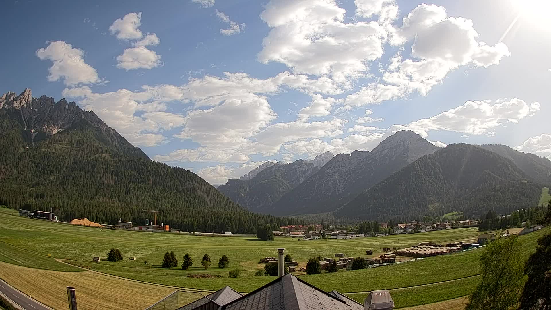 Web kamera Toblach Dolomiti – Pogled s Hotela Rosengarten