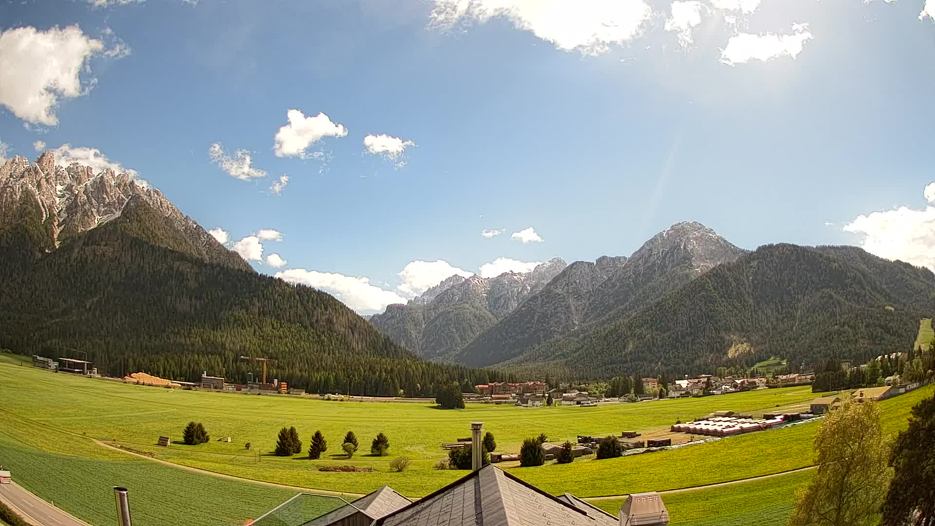 Spletna kamera Toblach Dolomiti – Pogled iz hotela Rosengarten