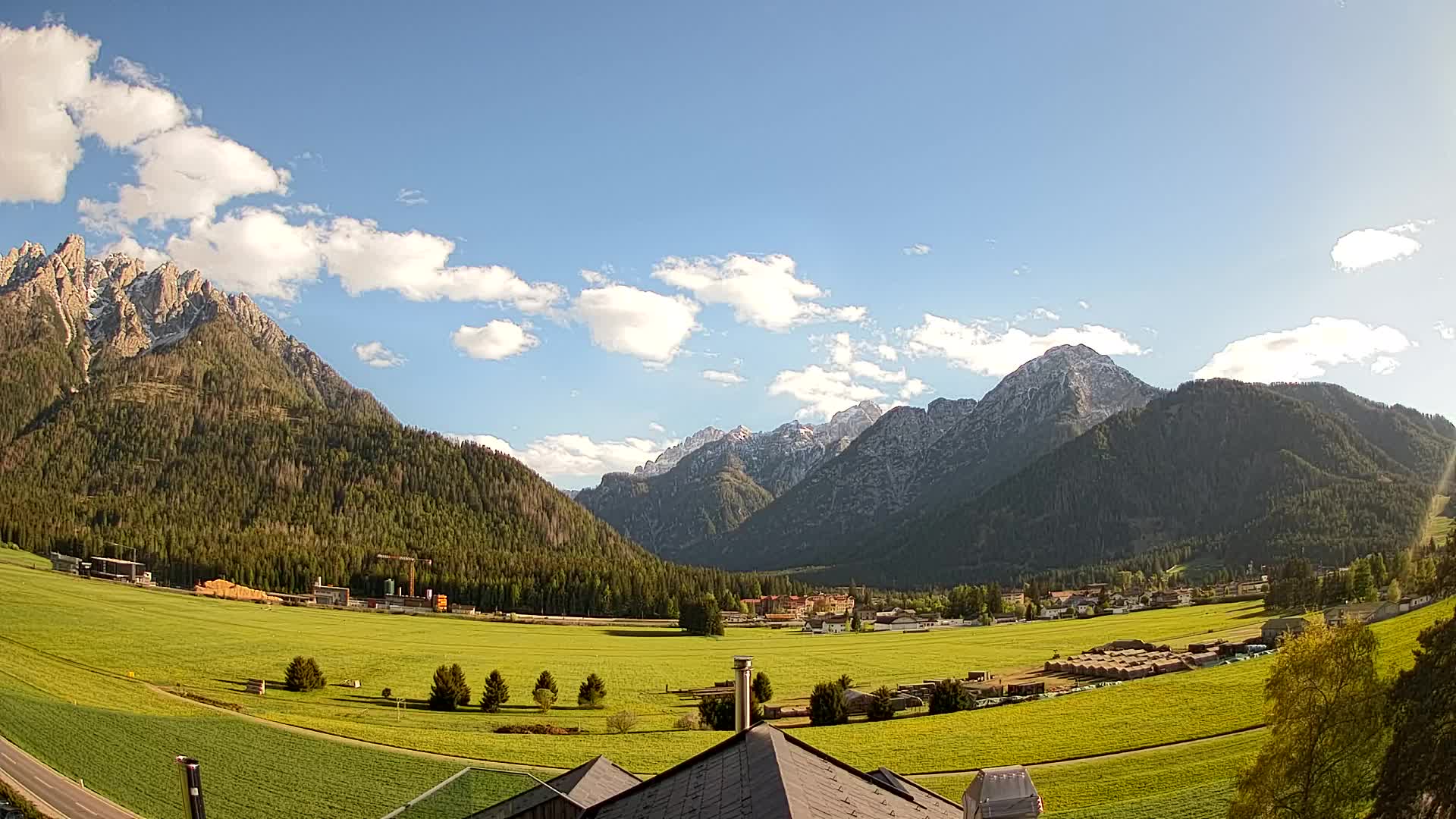 Spletna kamera Toblach Dolomiti – Pogled iz hotela Rosengarten