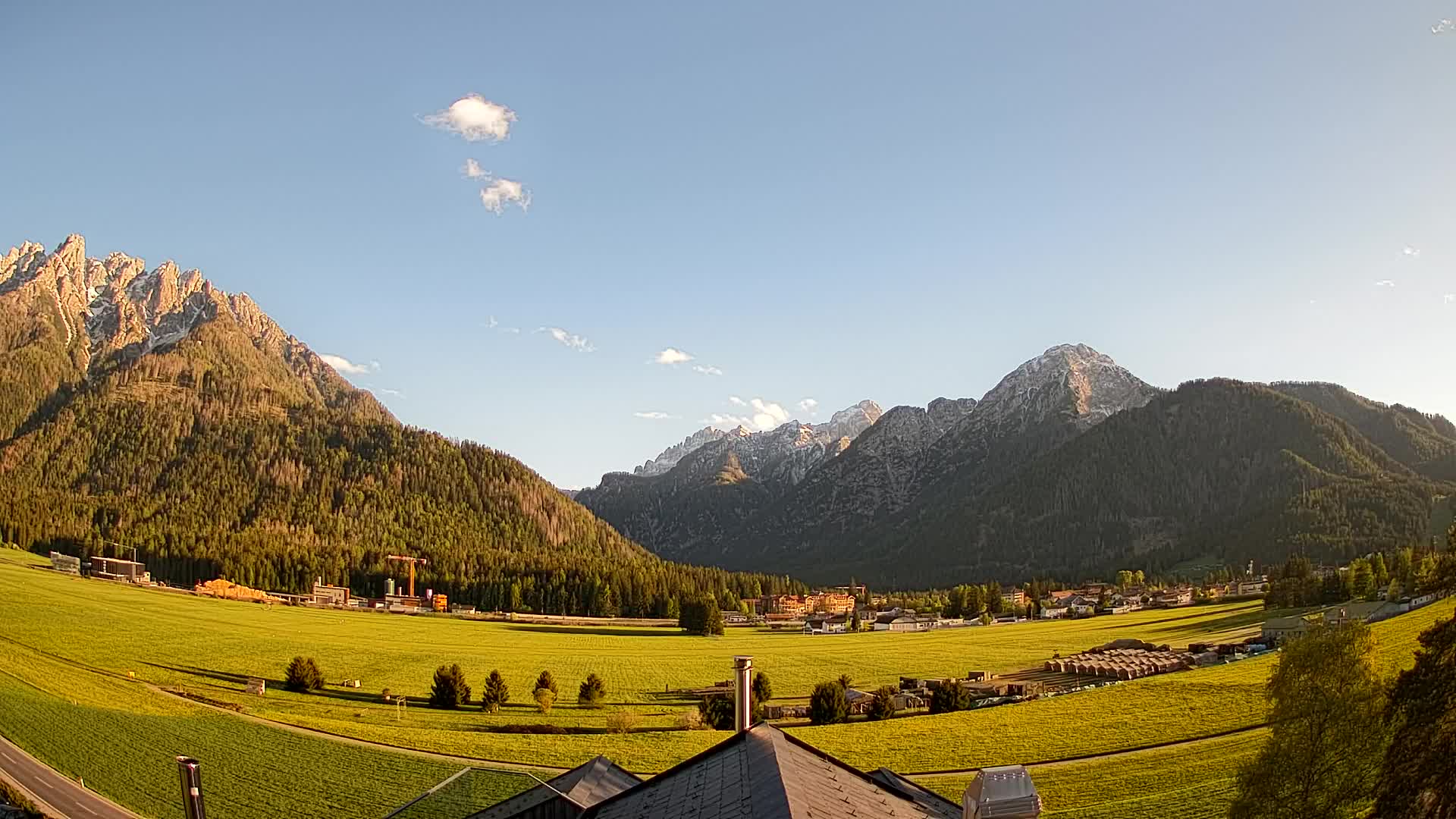 Web kamera Toblach Dolomiti – Pogled s Hotela Rosengarten